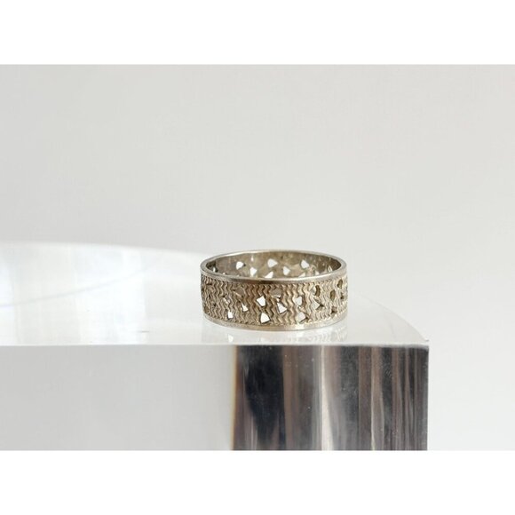 Cutout Accented Silver Toned Milgrain Designed Minimalist Cigar Band Ring - sz 6 - Picture 4 of 10